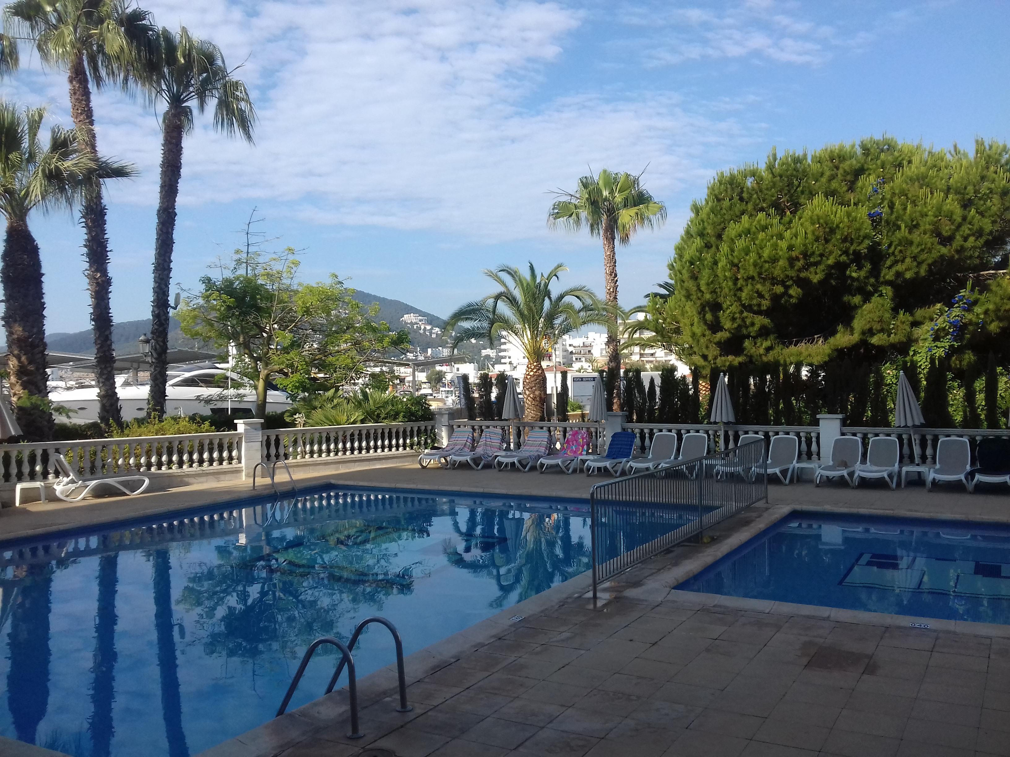 Hotel Tres Torres Santa Eulària des Riu Εξωτερικό φωτογραφία