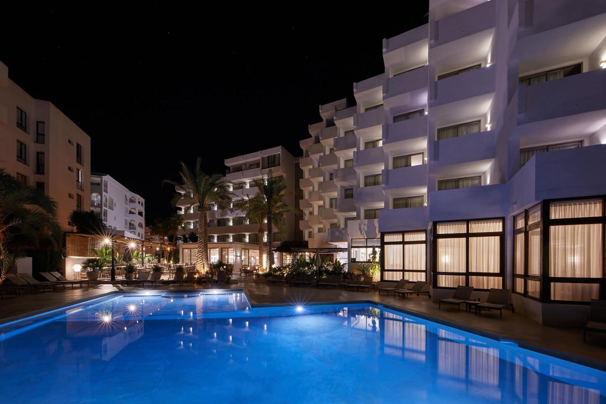 Hotel Tres Torres Santa Eulària des Riu Εξωτερικό φωτογραφία