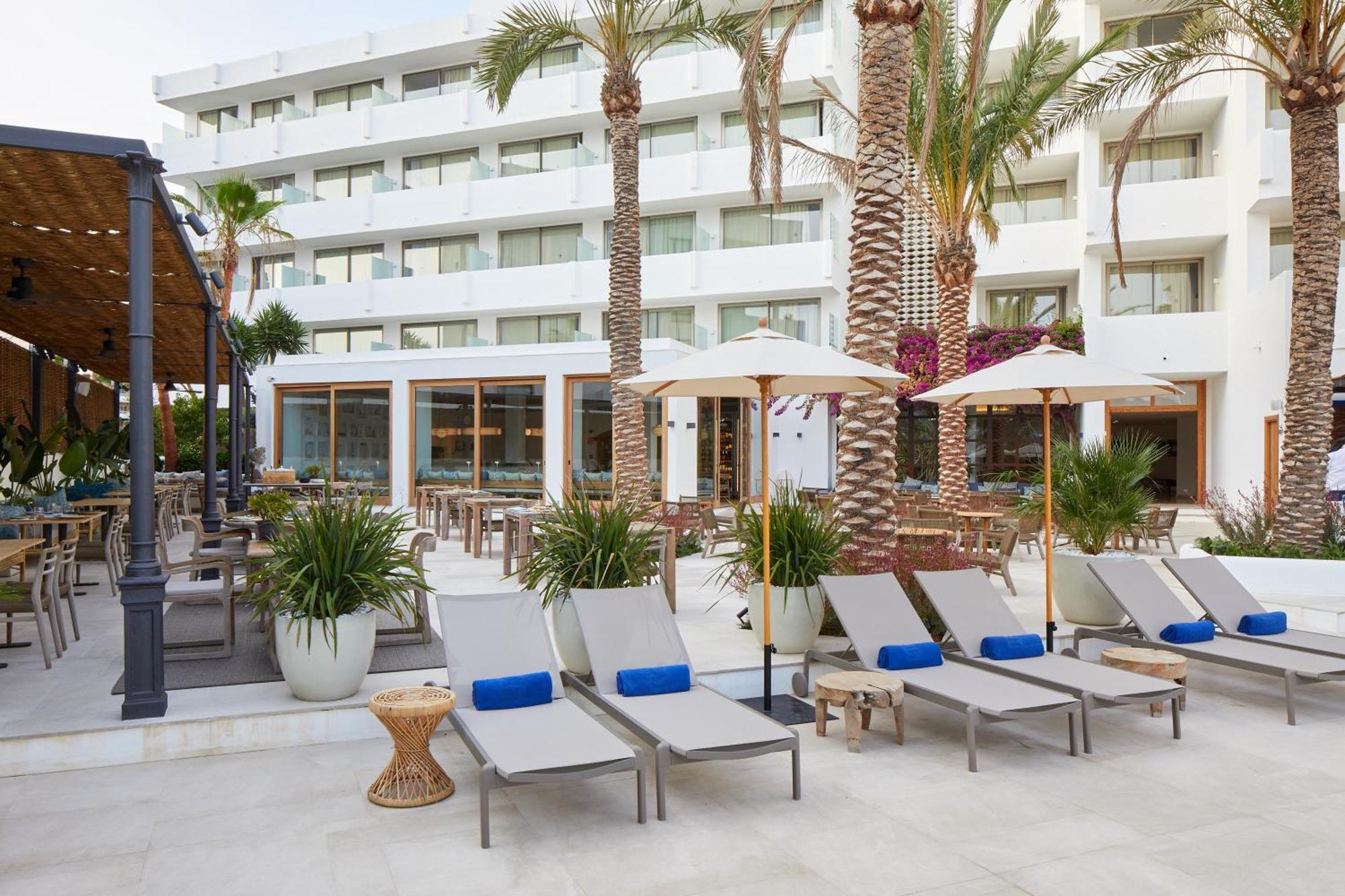 Hotel Tres Torres Santa Eulària des Riu Εξωτερικό φωτογραφία