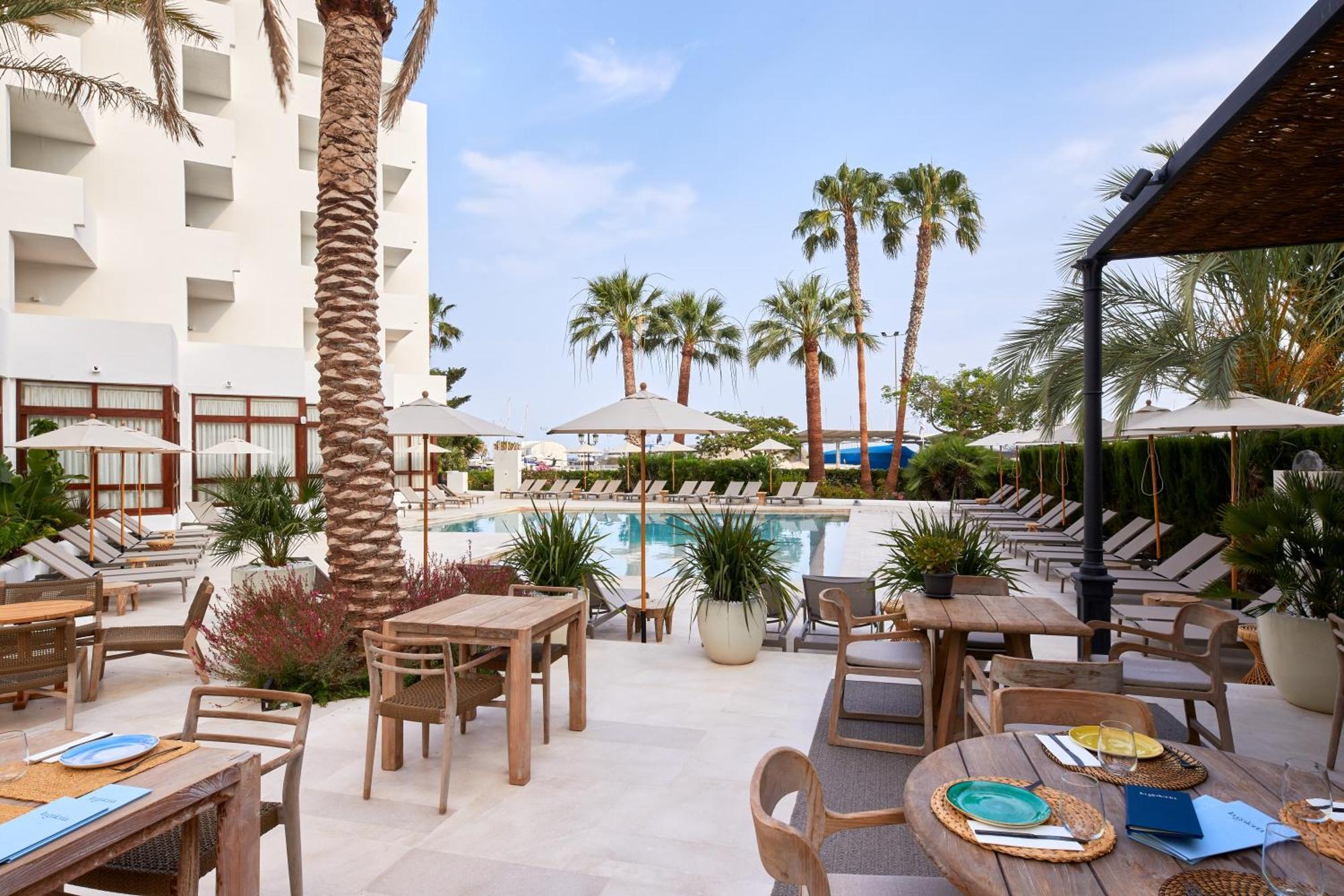 Hotel Tres Torres Santa Eulària des Riu Εξωτερικό φωτογραφία