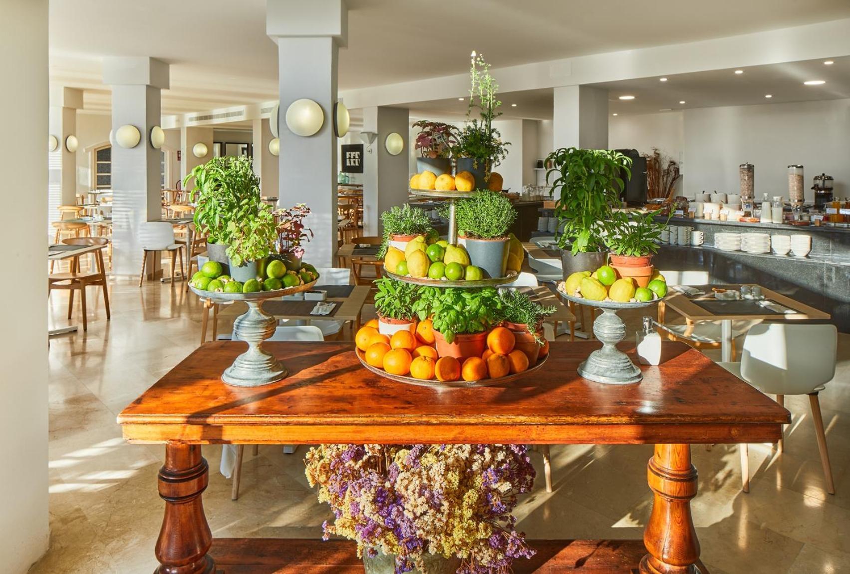 Hotel Tres Torres Santa Eulària des Riu Εξωτερικό φωτογραφία