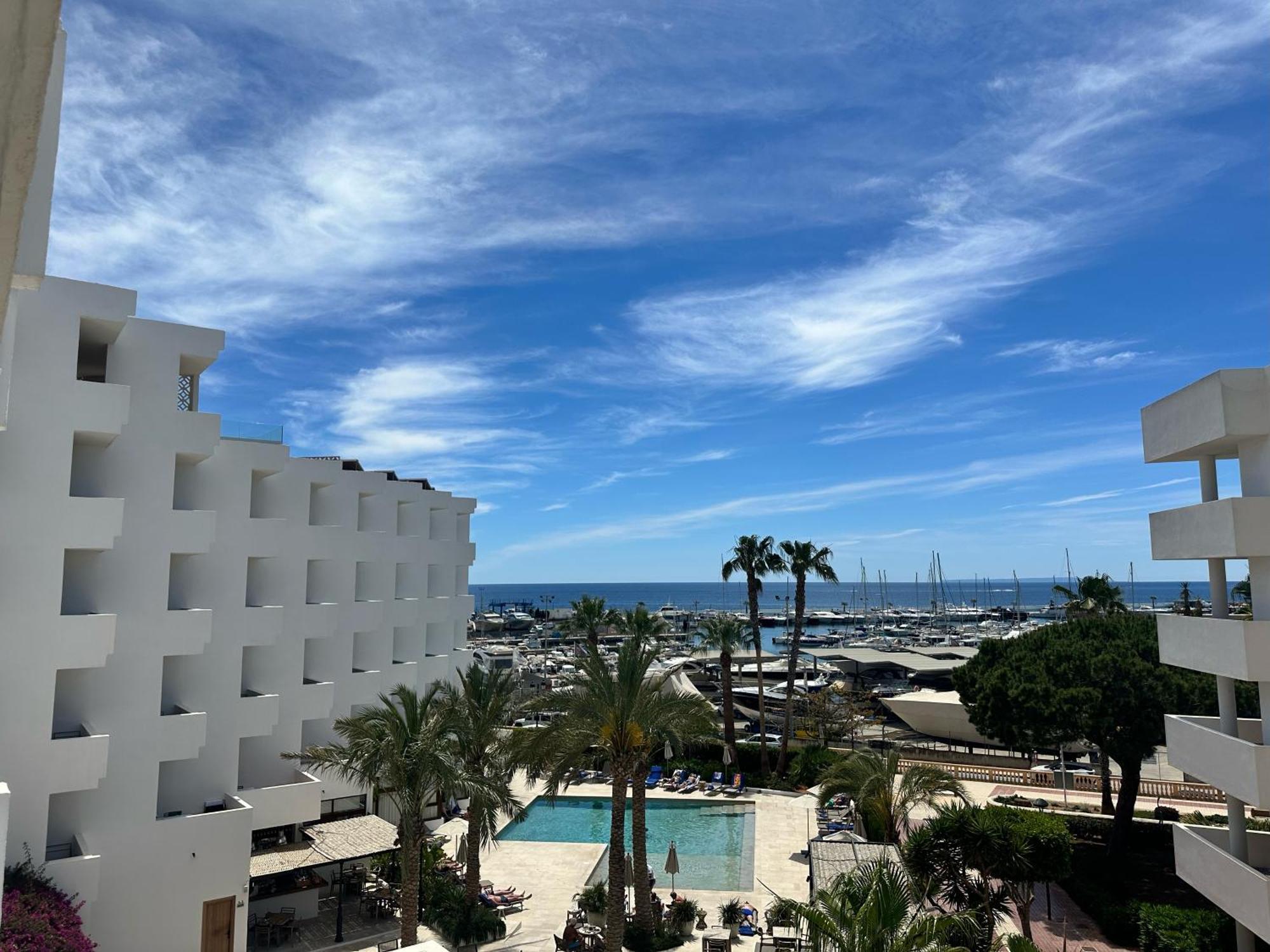 Hotel Tres Torres Santa Eulària des Riu Εξωτερικό φωτογραφία