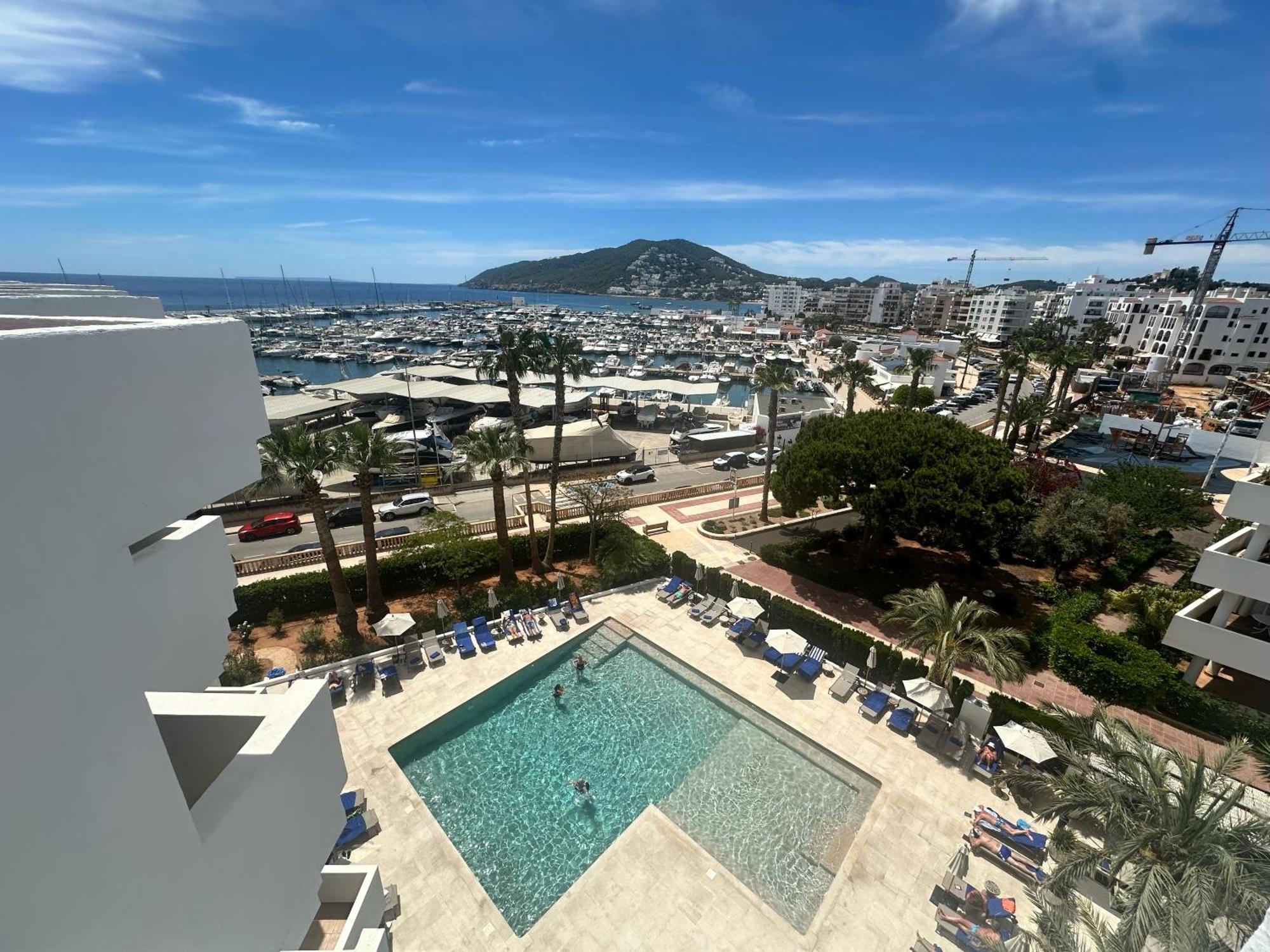 Hotel Tres Torres Santa Eulària des Riu Εξωτερικό φωτογραφία