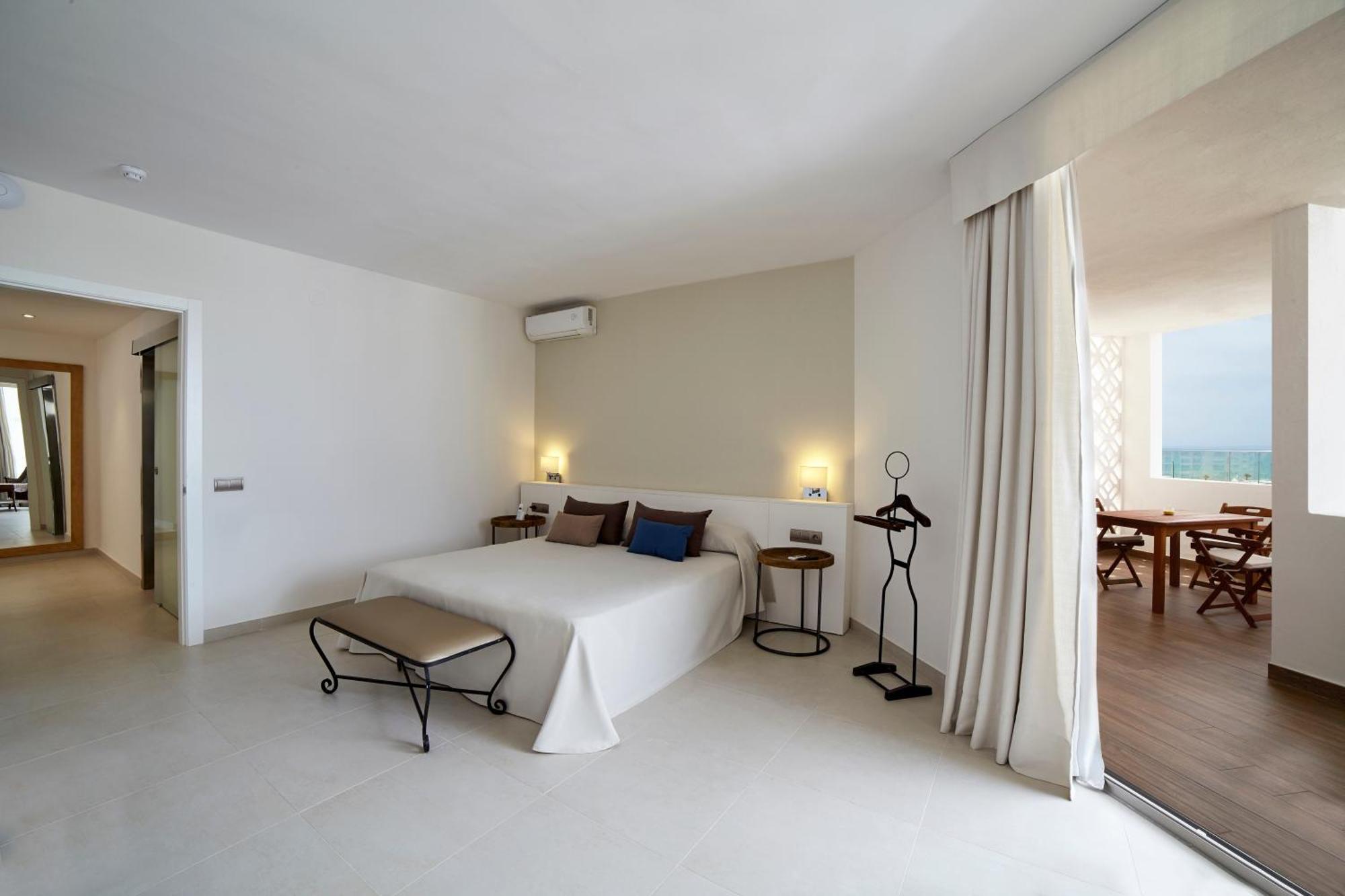 Hotel Tres Torres Santa Eulària des Riu Δωμάτιο φωτογραφία